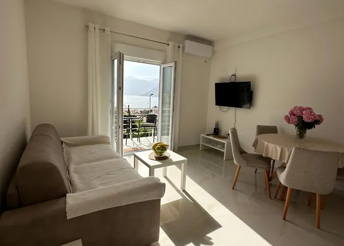 Sunny Apartment