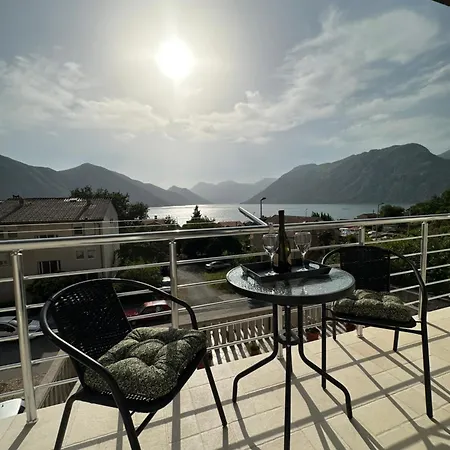 Sunny Apartment Kotor Exterior photo