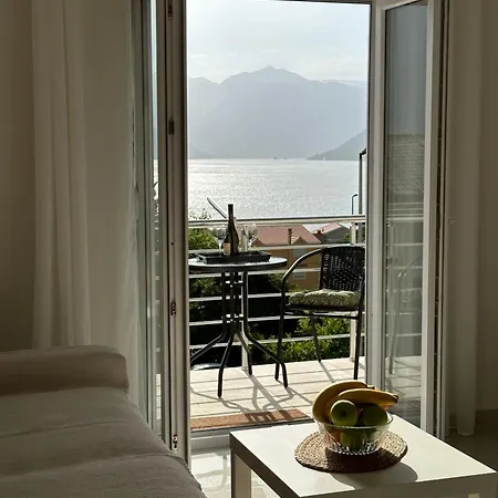 Sunny Apartment Kotor Exterior photo